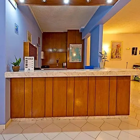 Trianta 2* Rhodes City
