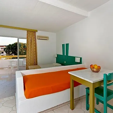 Trianta Rhodes City